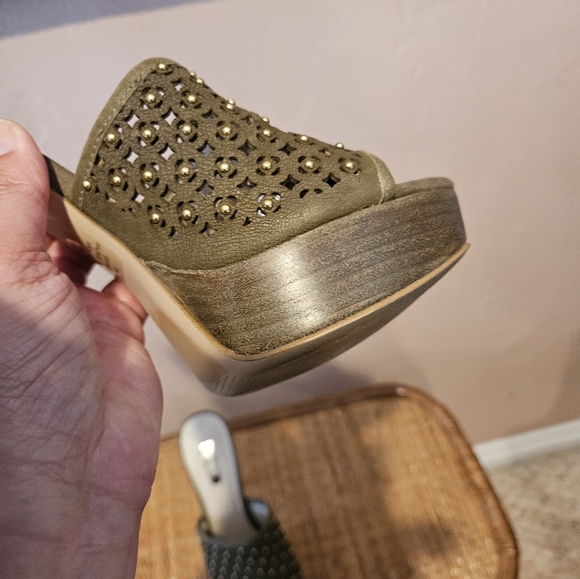 GUESS "Kamari" Suede Gold Studded Platform Mules - Picture 6 of 13